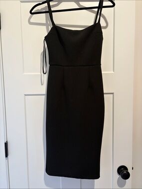 Selfie Leslie Black Sleeveless Midi Dress with Thin Straps
